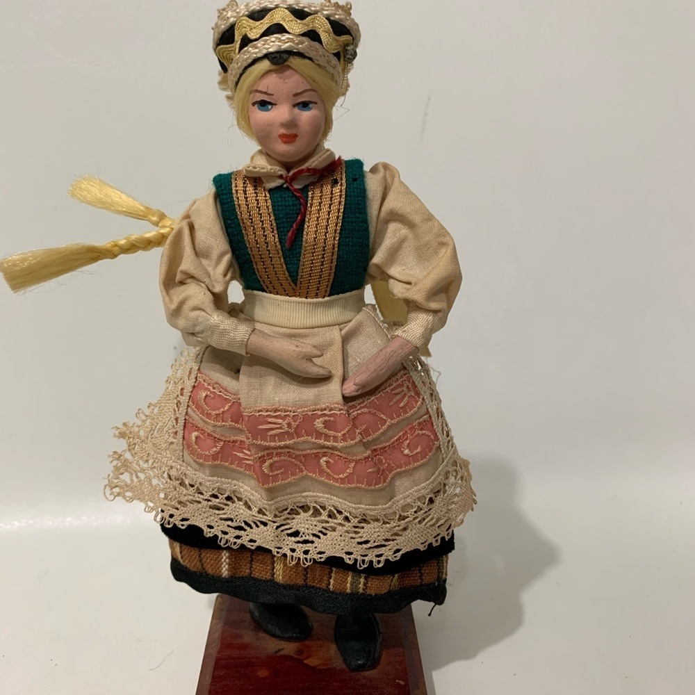 Traditional Doll with Colorful Dress from Poland - Picture 6 of 6